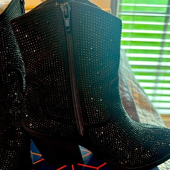 Cowboy Boots - Picture 4 of 5